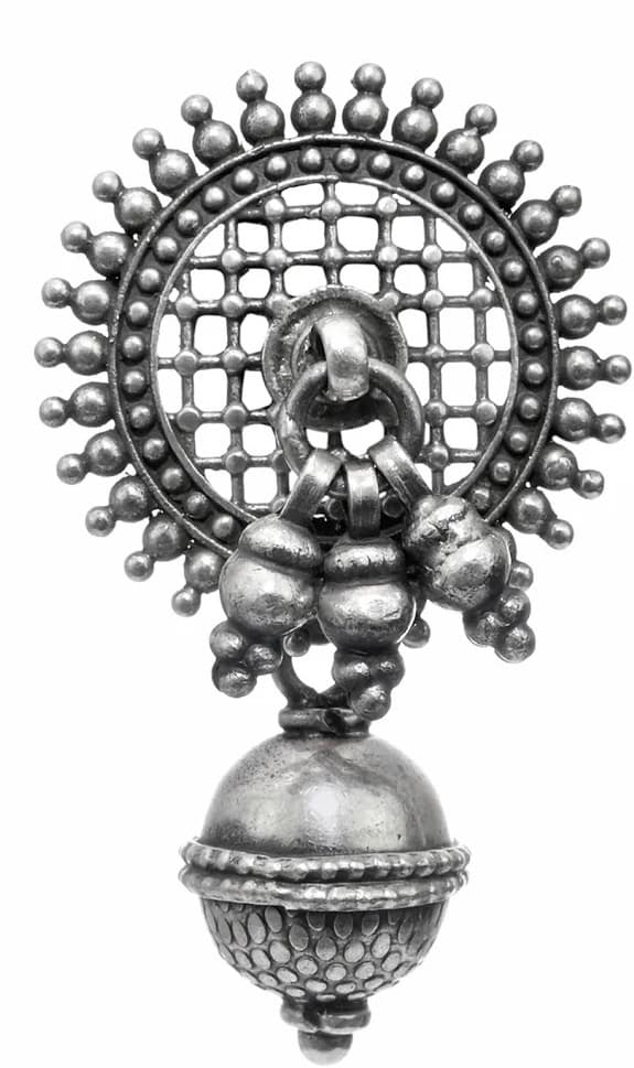 Eclipse Diamond Necklace — detail view